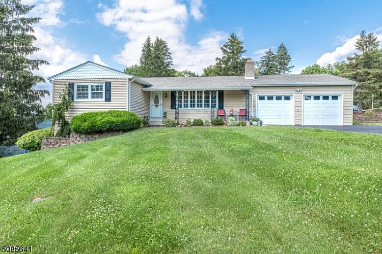 1st image of 5 Circle Dr