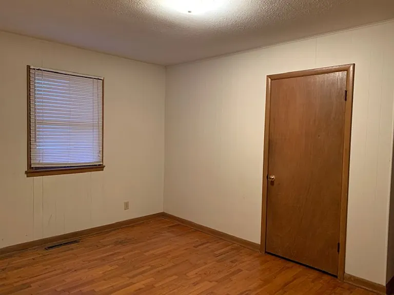 1249 S Cedarbrook Ave — Photo 8