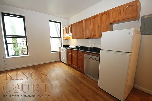 Rented by Kings Court Real Estate | media 22