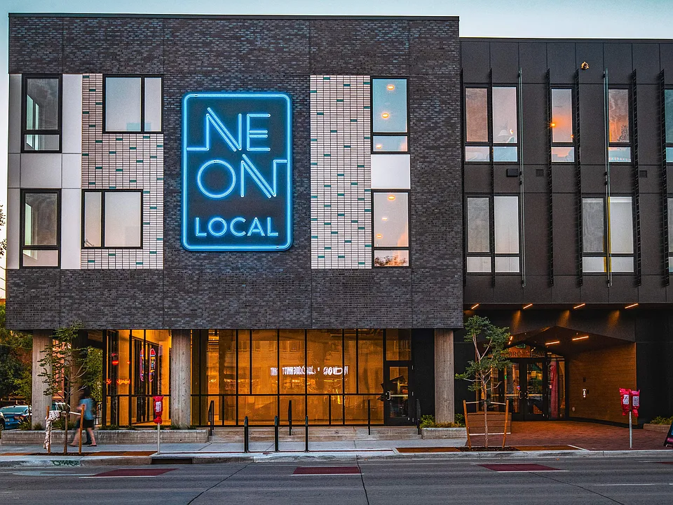 Neon Local