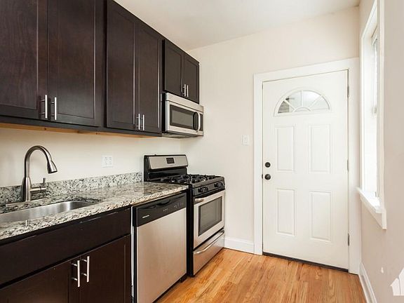 3rd image of 4040 N Ashland Ave #2EE