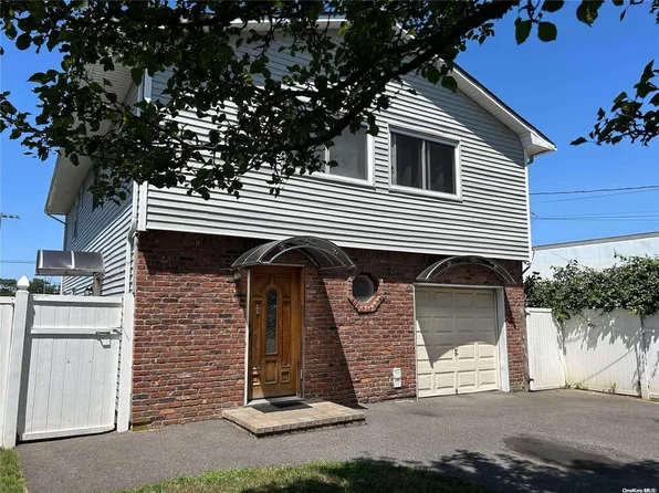 3 Wilson Court, Massapequa, NY 11758