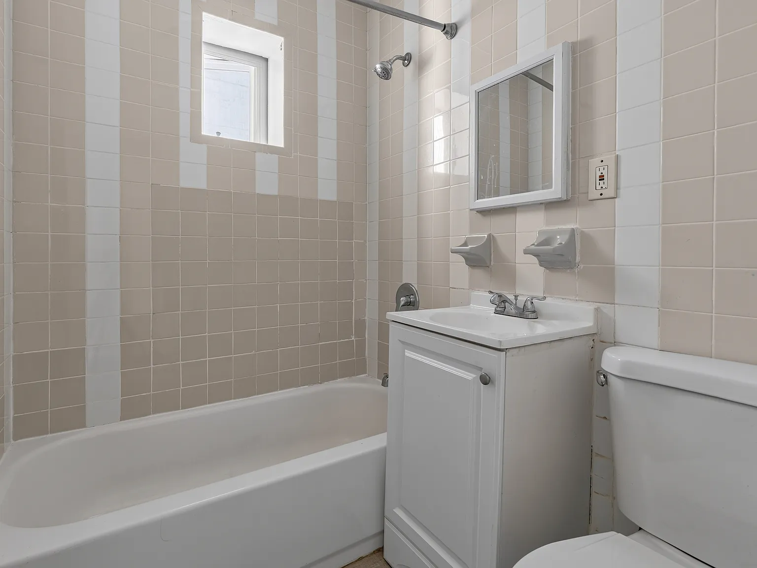 1 bed, $2,450 — Photo 2