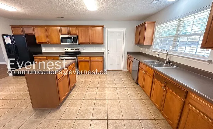 113 Coldsprings Dr — Photo 6