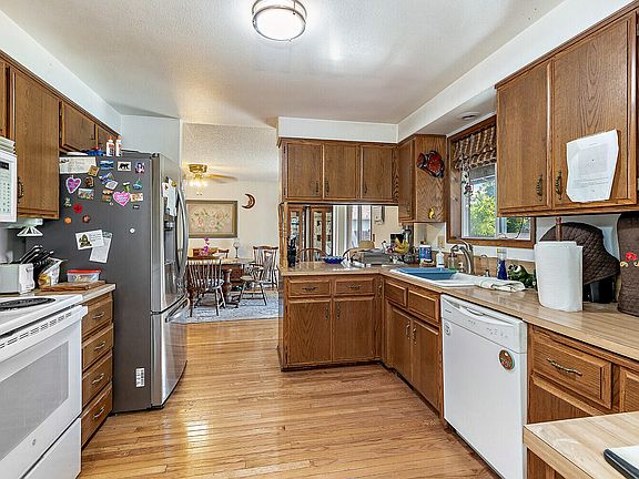 5th image of 231 Arnwood St