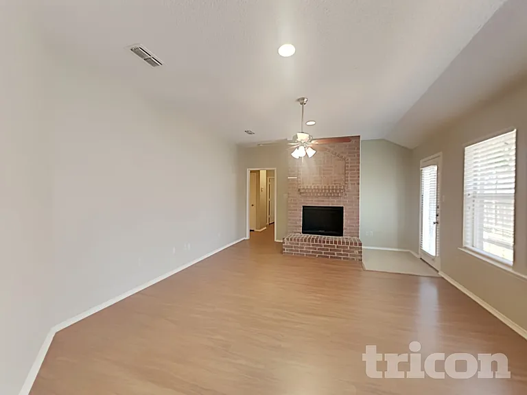 7548 Ashcroft Cir — Photo 2