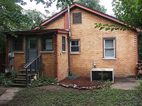 3rd image of 576 E Mahan Ave