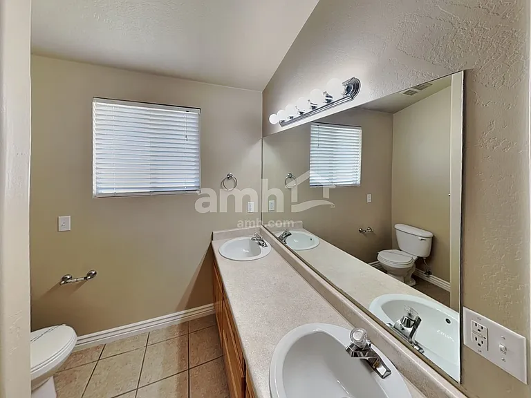 1449 S 2490 E — Photo 8