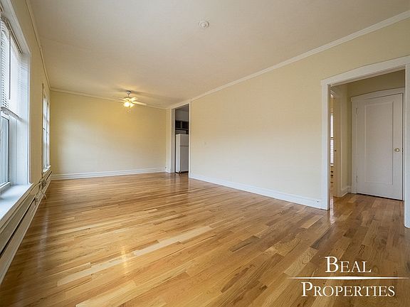 2nd image of 620.5 W Barry Ave #B620x-n3