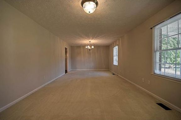 4th image of 1076 Le Amron Dr