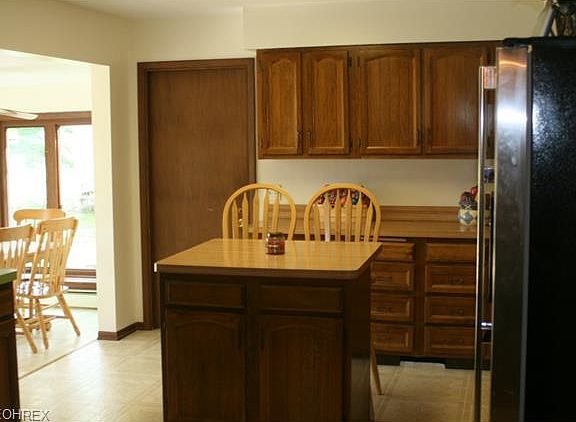 3rd image of 349 Hamilton Cir