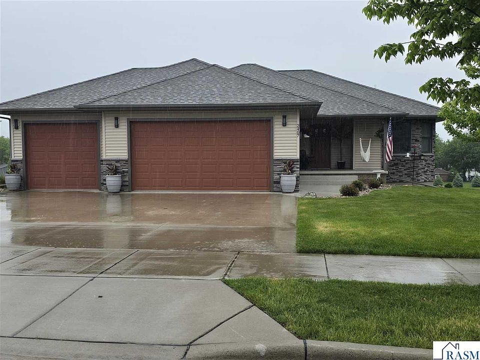 1st image of 2407 Dacotah Dr