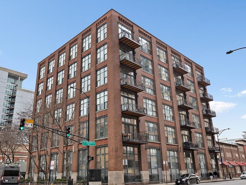 1st image of 701 W Jackson Blvd APT 307