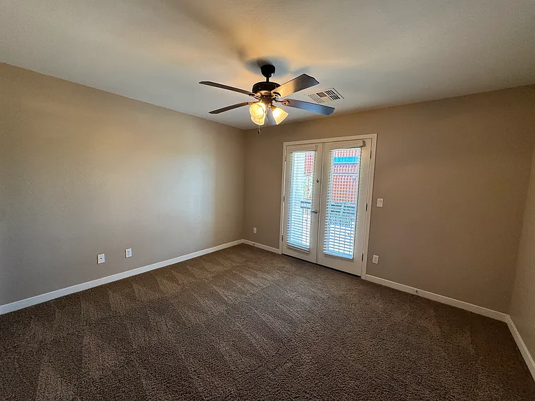 1115 E Cedar St — Photo 18