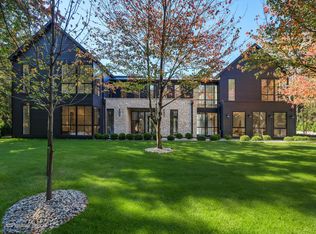 142 Church Rd, Winnetka, IL 60093