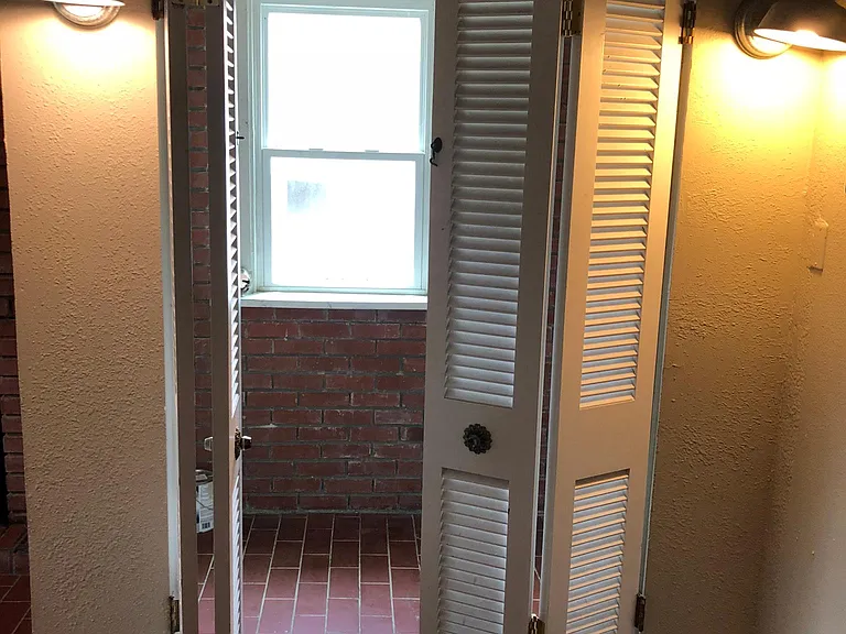 1406 W Cedar Ave — Photo 13
