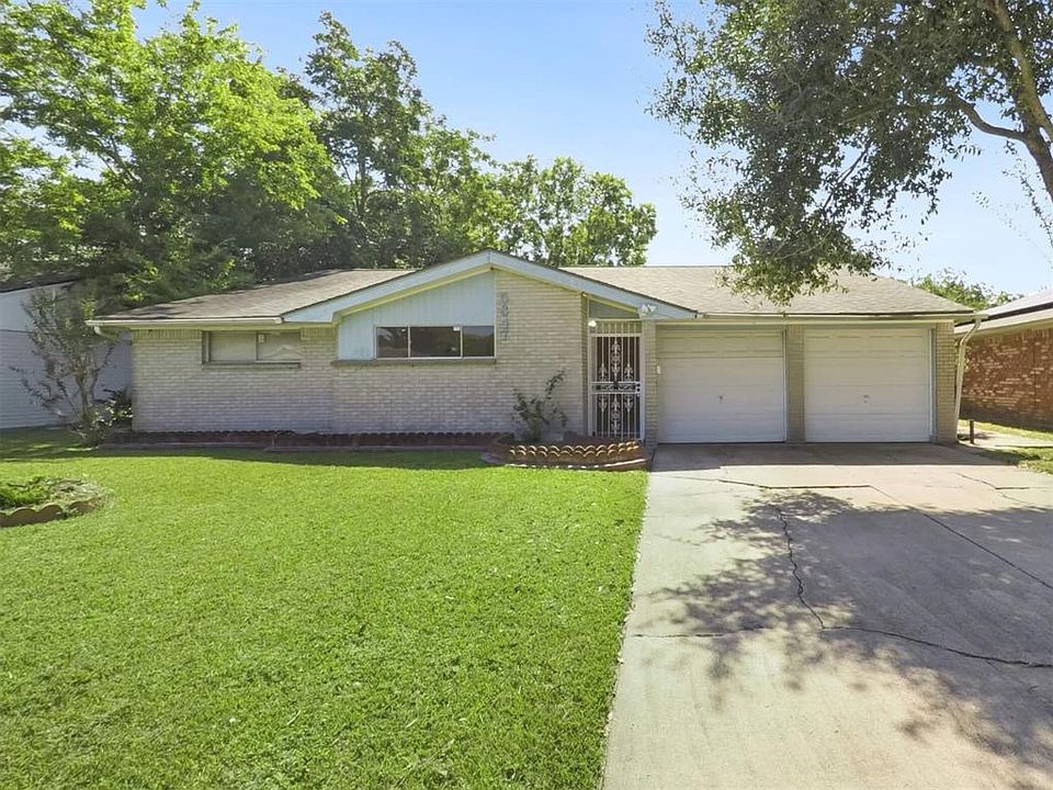 1st image of 5847 Farwell Dr