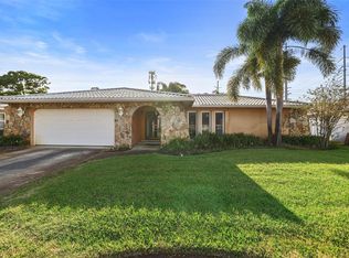 8629 Pinetree Dr W, Seminole, FL 33772