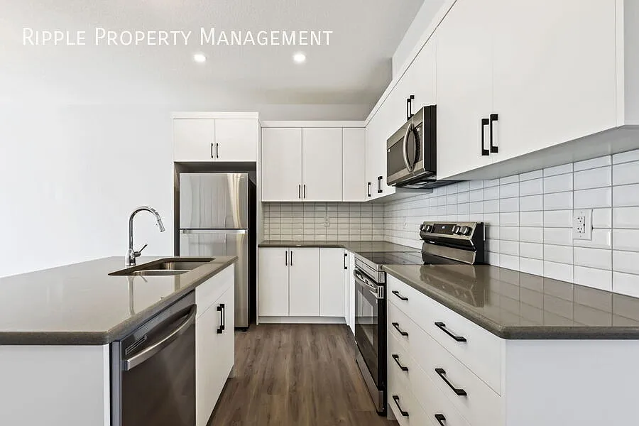 Fantastic 4 Beds/ 2.5 Baths House With Basement! — Photo 3