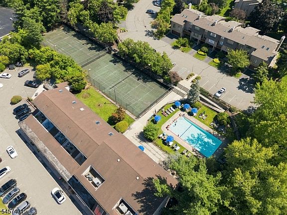 2nd image of 5 Wedgewood Drive