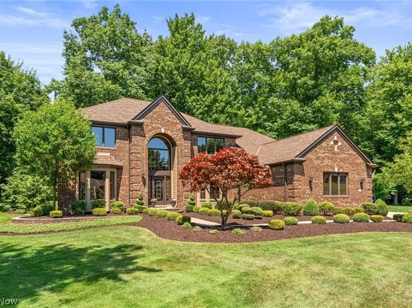 7776 Glengate Dr, Broadview Heights, OH 44147