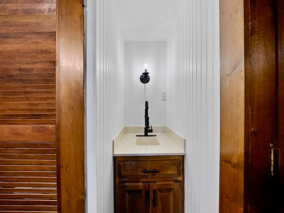 30th image of 1505 Pendergrass Rd