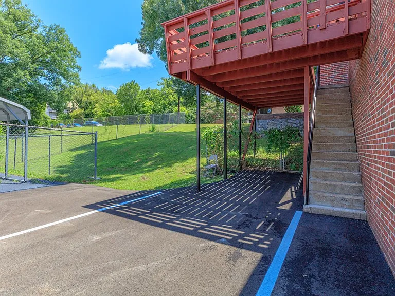 505 N Market St — Photo 33