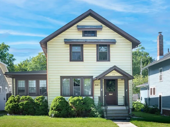 312 Lexington Ct, Fort Wayne, IN 46806