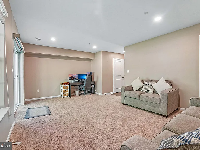 5733 Nicken Ct — Photo 13