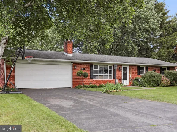 1289 2nd Ave, Chambersburg, PA 17202
