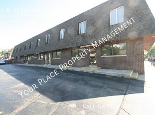 21 W Jefferson St #B, Oswego, IL 60543