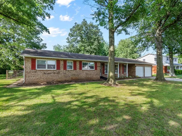 120 Holmes Dr, Sikeston, MO 63801