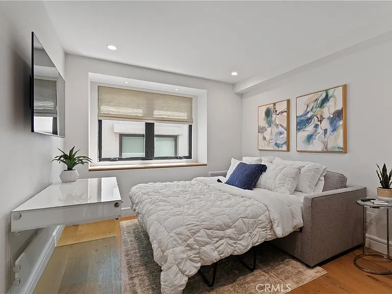 802 Bard St — Photo 29