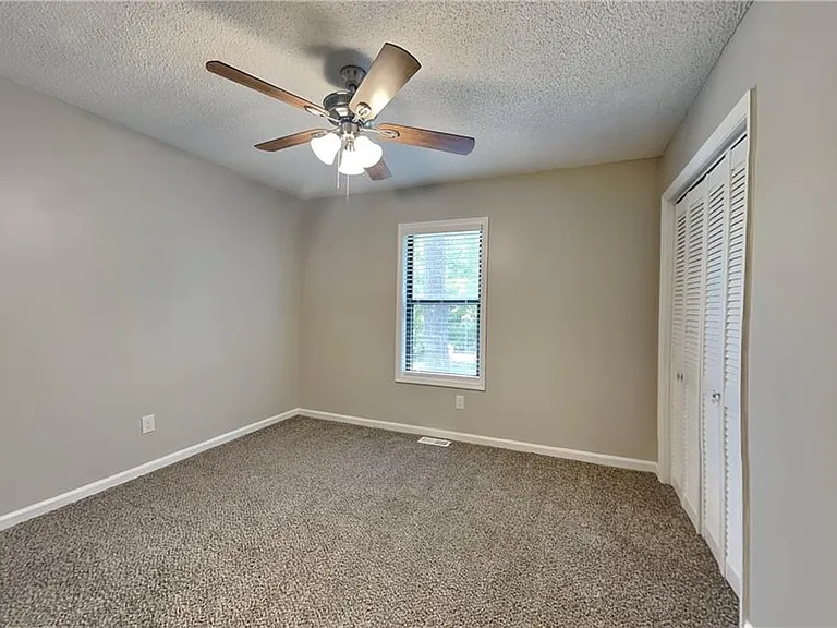 4523 Hickory Grove Dr NW — Photo 14
