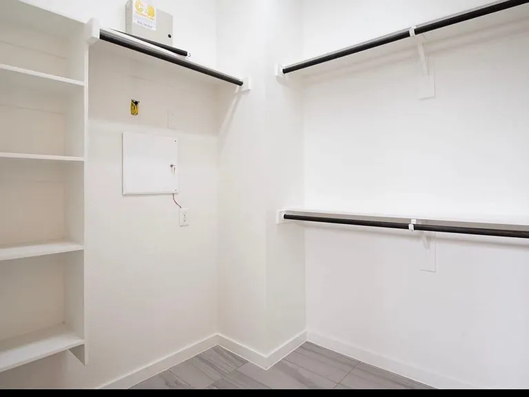 5015 Manett St #106 — Photo 4