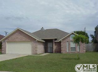 106 Stonebriar Way, Terrell, TX 75160