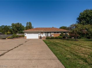 1435 Oakes Rd, Broadview Heights, OH 44147