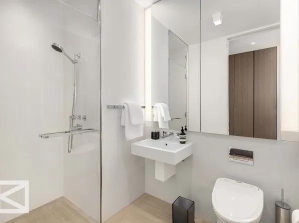 551 West 21st Street image 28 of 31