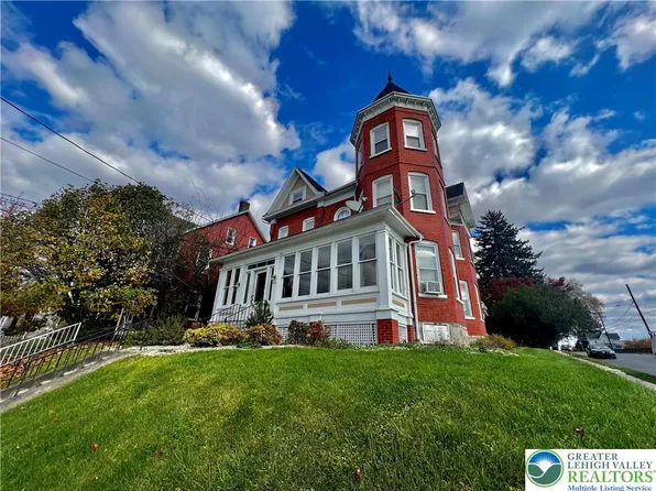 363 S Broad St APT 3, Nazareth, PA 18064