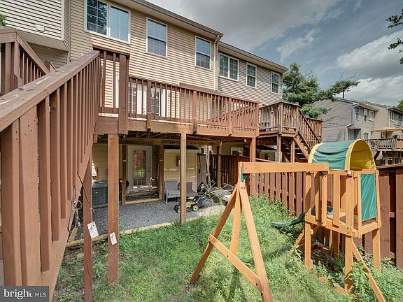 3rd image of 3019 Spice Bush Rd