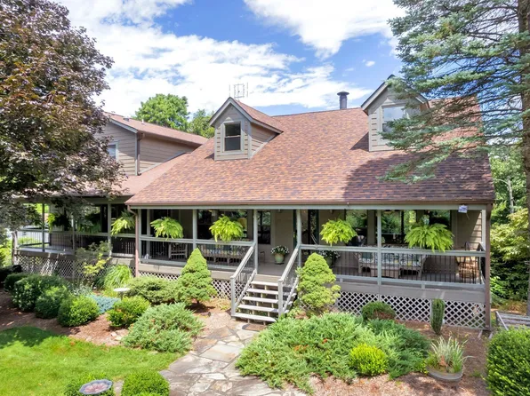 221 Old Stony Ridge Rd, Afton, VA 22920