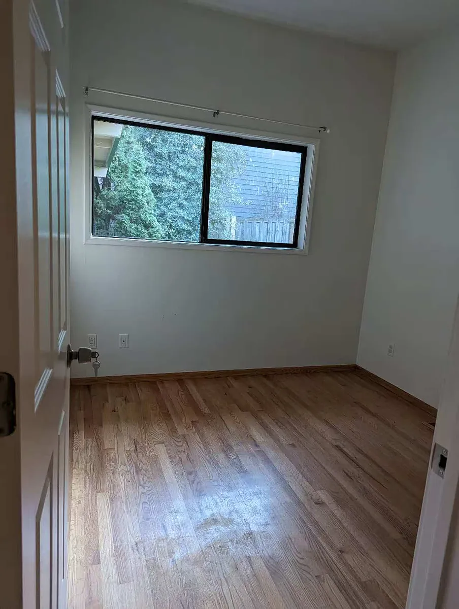 Building Photo - 2615 146th Ave SE #1B
