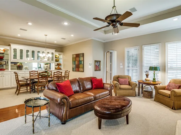 4209 Oak Park Ct, Fort Worth, TX 76109