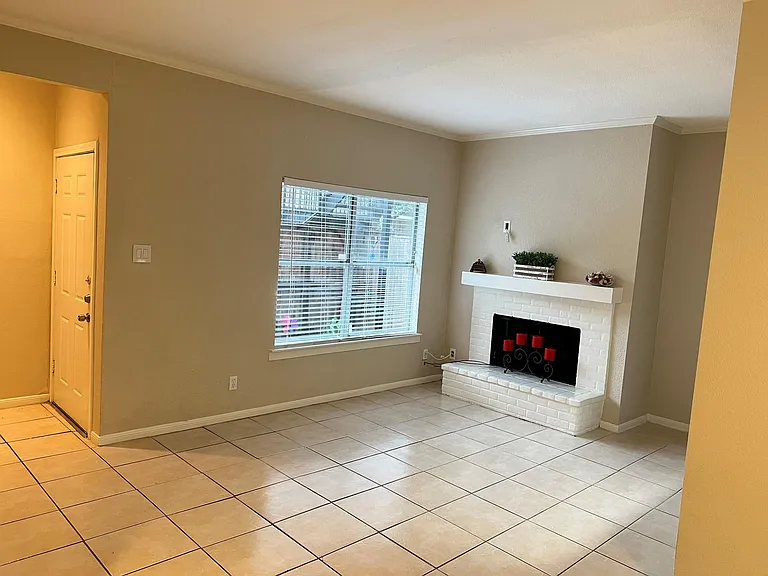 728 Bering Dr #9 — Photo 4
