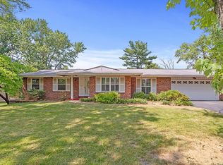 12185 Lake Placid Dr, Saint Louis, MO