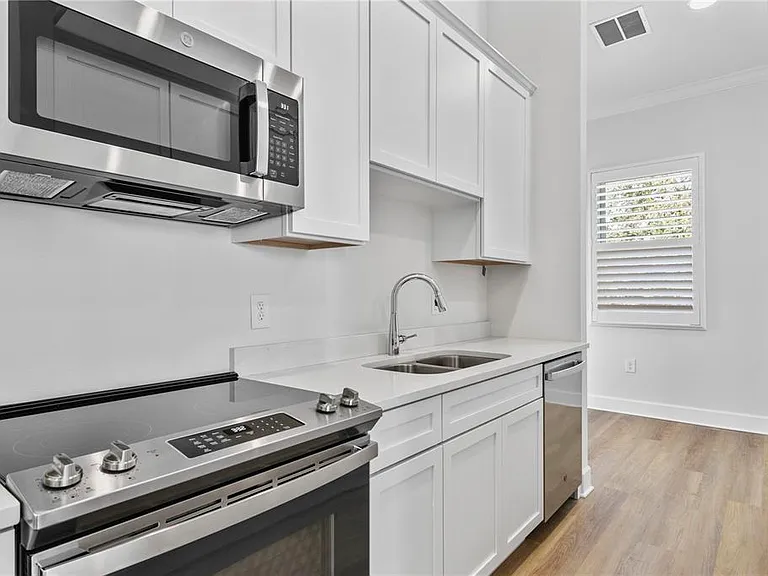 1903 W Bristol Ave #2 — Photo 31