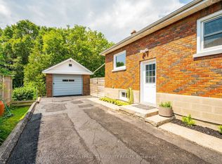 822 Douglas St #BASEMENT, Oshawa, ON L1H 5C9