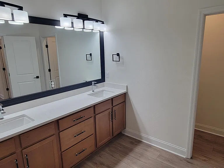 214 Santos Ln — Photo 32