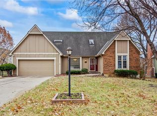 11107 W 115th St, Overland Park, KS 66210