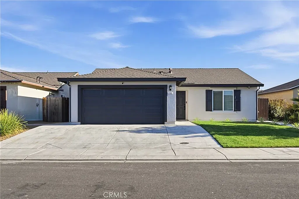 3 bed, 1214 sqft, $2,200 — Photo 1